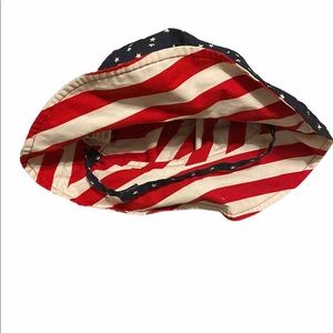 Like new baby American flag bucket hat 🎉